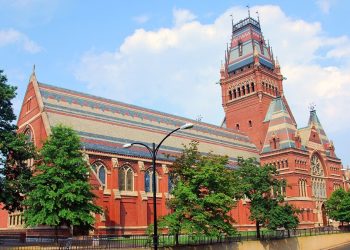 Harvard oferece mais de 160 Cursos Online para brasileiros, veja como se inscrever