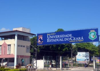 Vestibular UECE 2025/2: Veja como solicitar a isenção da taxa