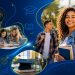 Estudantes participando de uma atividade educacional em sala de aula
