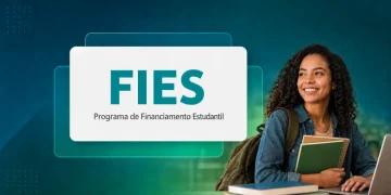 Estudante negra olhando quadro escrito FIES