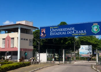 UECE (Imagem: IA)